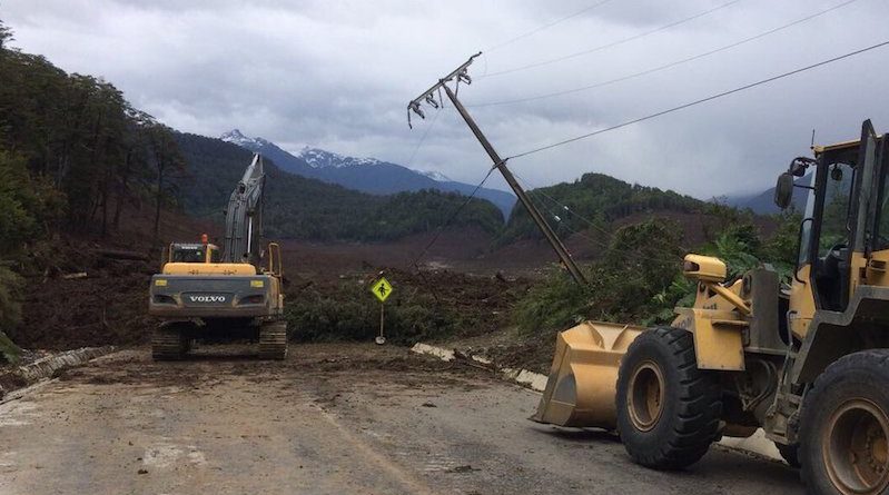 Оползень в Чили разрушил деревню, по меньшей мере пять человек погибли 17122017 В мире: Оползень в Чили разрушил деревню, по меньшей мере пять человек погибли
