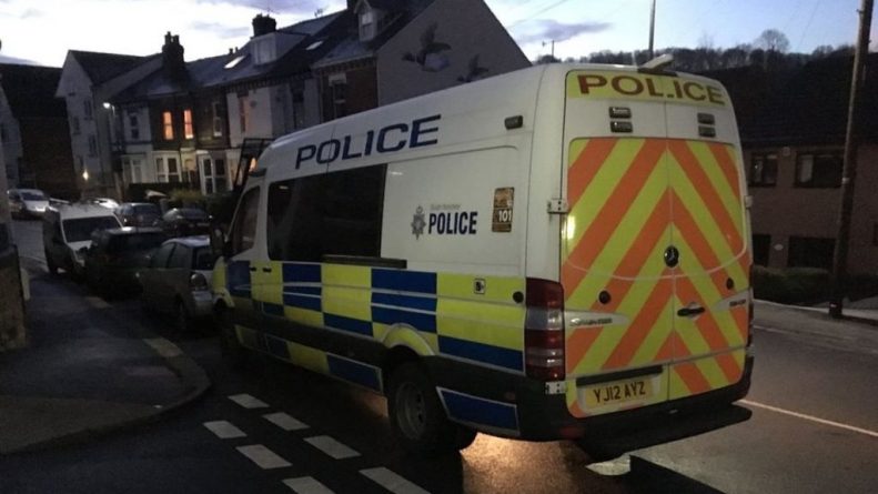 Происшествия: Сотрудники по борьбе с терроризмом задержали четверых мужчин на северо-востоке Великобритании