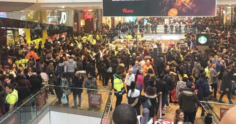 Происшествия: Беспорядки в торговом центре Лондона: двое полицейских получили ранения