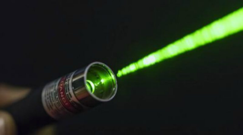 Закон и право: Законы об использовании лазерной указки ужесточат