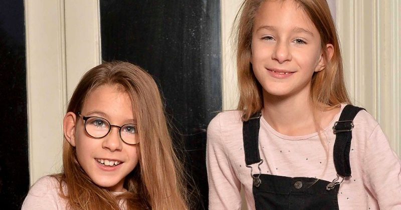 Общество: Первые шаги девочки с ДЦП, мечтавшей ходить, как ее сестра-близнец