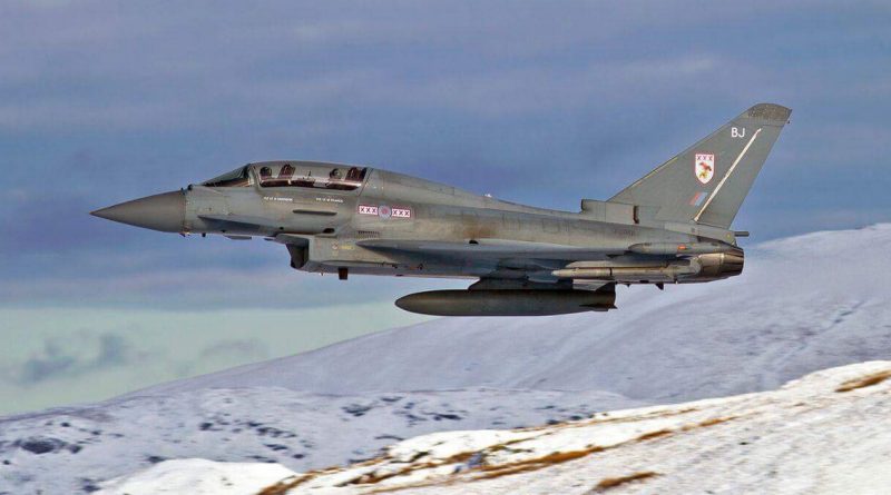 Катар закупит партию истребителей и обеспечит работой 5 тысяч британцев 11122017 Бизнес и финансы: Катар закупит партию истребителей и обеспечит работой 5 тысяч британцев