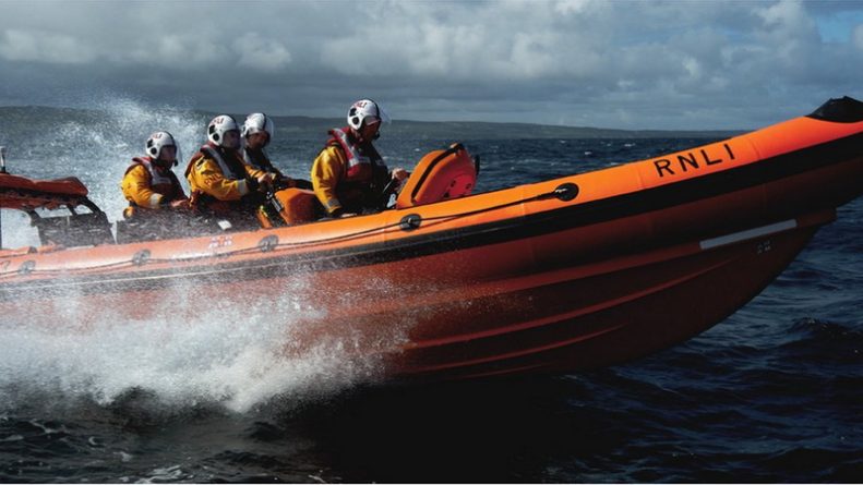 Происшествия: Береговая охрана Шотландии спасла от замерзания двух туристов