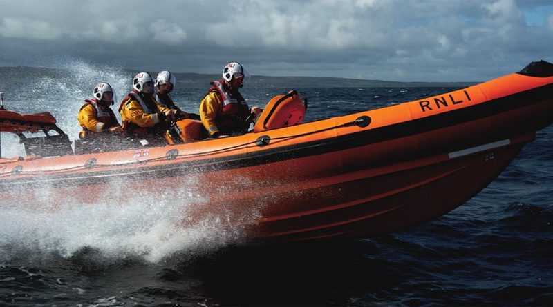 Происшествия: Береговая охрана Шотландии спасла от замерзания двух туристов