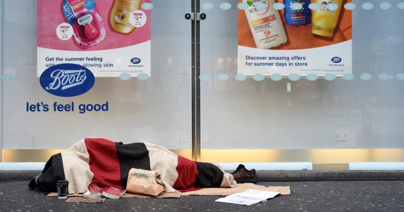 Общество: Британские бездомные становятся "национальным кризисом"