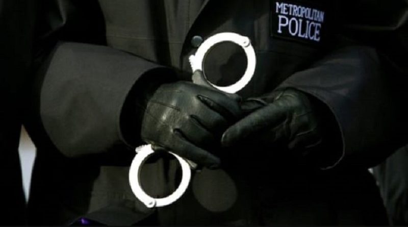 Закон и право: Полиция задержала еще троих членов "банды скутеристов"