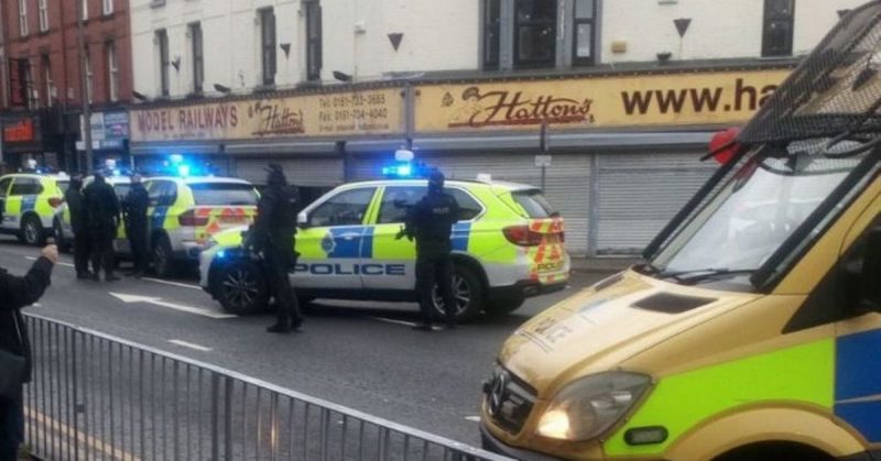 Происшествия: В Ливерпуле вооруженные полицейские провели спецоперацию