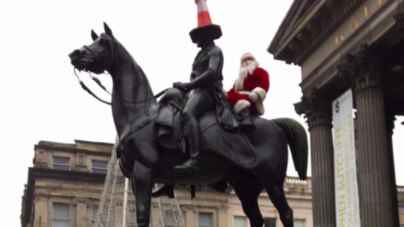 Происшествия: Санта-Клаус учинил хаос на улицах Глазго