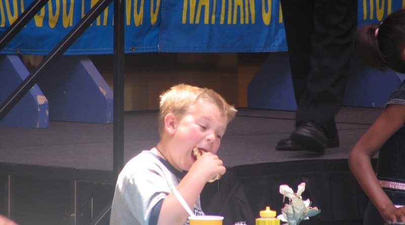 Здоровье и красота: Не более 100 калорий: родители должны контролировать перекусы школьников