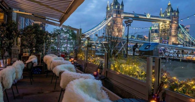 Досуг: Ресторан в Лондоне предлагает ужин на уютной зимней террасе с видом на Темзу
