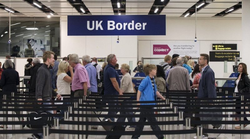 Home Office выставляет из страны мужчину без гражданства 22012018 Общество: Home Office выставляет из страны мужчину без гражданства