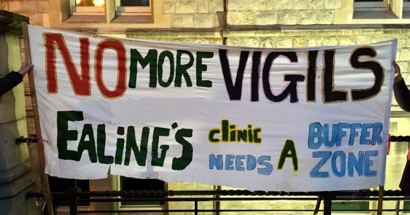 Общество: Вокруг клиник, производящих аборты, будет установлена свободная от протестов зона