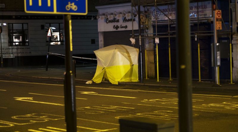 Происшествия: Школьника зарезали в автобусе Лондона