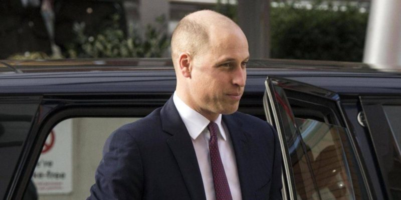 Знаменитости: Принц Уильям отрицает, что заплатил £180 за свою новую стрижку