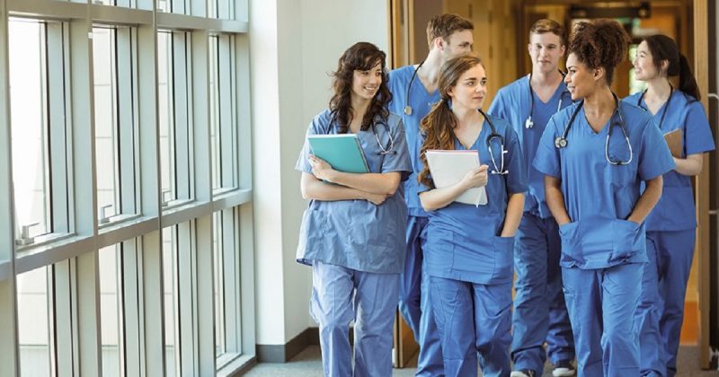 Общество: Студенты медицинских вузов заменят медсестер в больницах