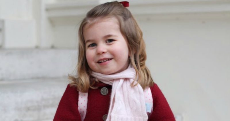 Общество: Принцессе Шарлотте всего два годика, а она уже говорит на двух языках