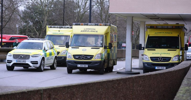 Здоровье и красота: Из-за кризиса в NHS медсестры оказывают пациентам помощь на парковке
