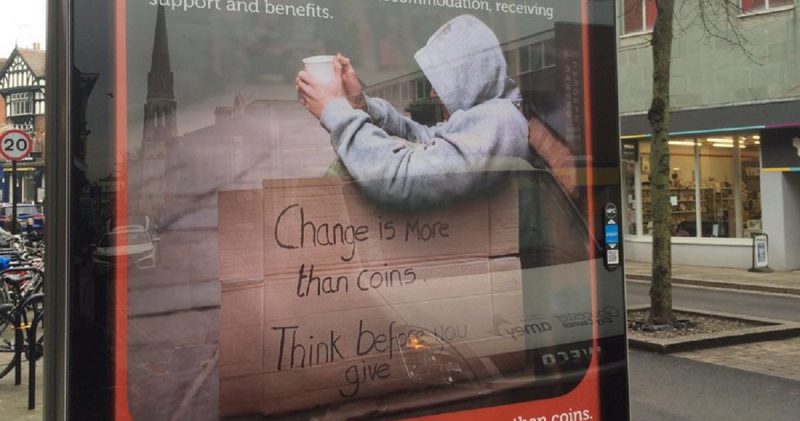 Общество: Социальная реклама консерваторов призывает не давать милостыню бездомным