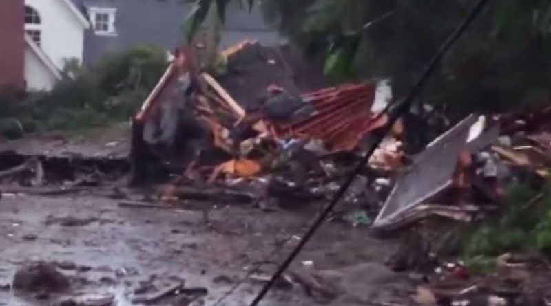 В мире: Продолжаются поиски выживших после оползней в Калифорнии