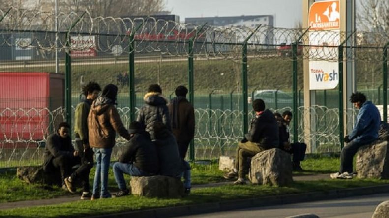 Политика: Великобритания и Франция пришли к соглашению относительно пограничного контроля в Кале