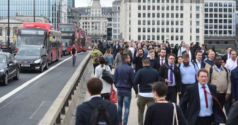 Бизнес и финансы: Заработок британских топ-менеджеров в 120 раз выше средней зарплаты