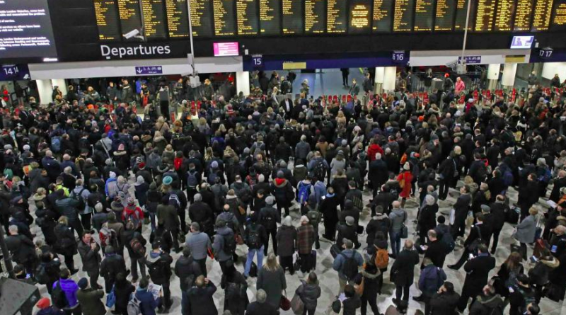 На станции "Ватерлоо" воцарился хаос  29012018 Происшествия: На станции "Ватерлоо" воцарился хаос