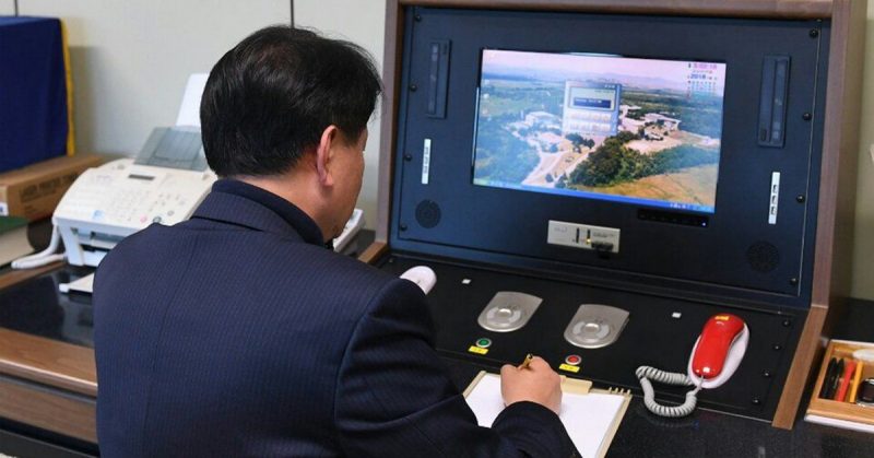 Политика: Официальный Пхеньян возобновил работу горячей линии с Сеулом