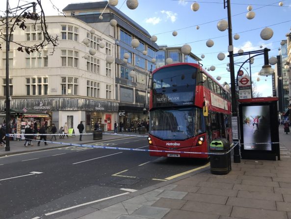 Происшествия: В Лондоне автобус сбил женщину