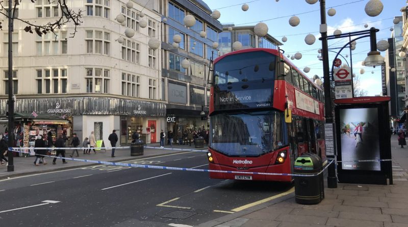 Происшествия: В Лондоне автобус сбил женщину