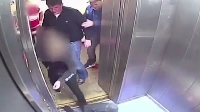 Происшествия: Друга детства оставили в лифте умирать