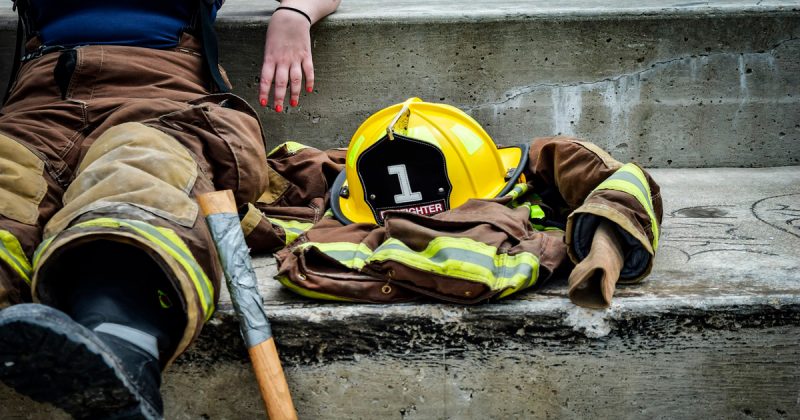 Общество: Ради того, чтобы стать женщиной, пожарный отказался от профессии и семейной жизни