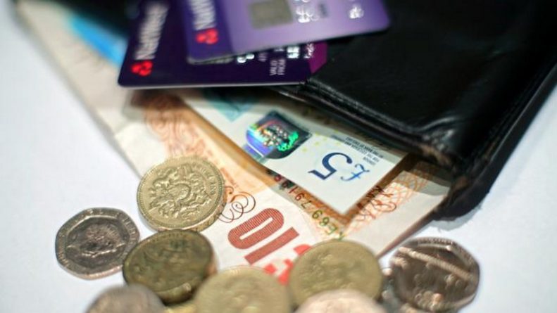 Бизнес и финансы: Малообеспеченные британские семьи увязают в долгах и кредитах