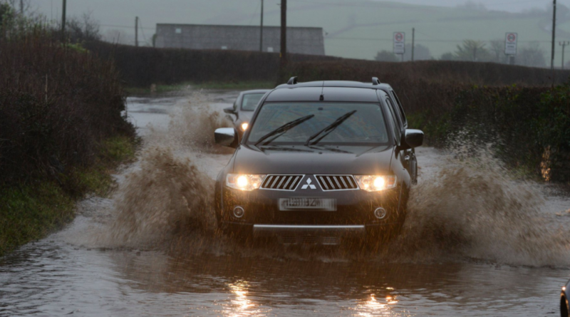 Наводнение в Уэльсе: десятки людей оказались заложниками стихии 22012018 Погода: Наводнение в Уэльсе: десятки людей оказались заложниками стихии