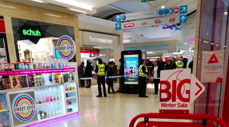 Двое мужчин заколоты в торговом центе прямо на глазах поситетелей 22012018 Происшествия: Двое мужчин заколоты в торговом центе прямо на глазах поситетелей