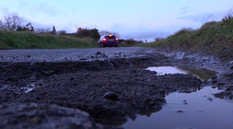 Что делать, если вы разбили машину из-за ямы на дороге? 22012018 Происшествия: Что делать, если вы разбили машину из-за ямы на дороге?