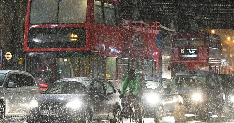 Погода: Великобритания переживает самую холодную зиму за 27 лет: суровая погода повлияла на все виды транспорта