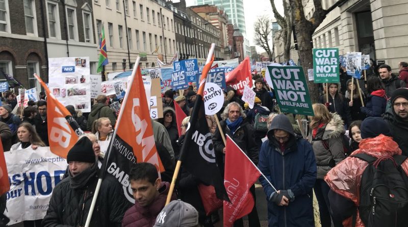 Здоровье и красота: В Лондоне прошли акции протестов против бездействия правительства в сфере здравоохранения