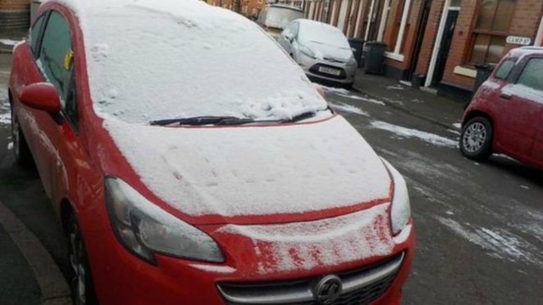 Общество: Мужчине выписали штраф за парковку, потому что его разрешение засыпало снегом