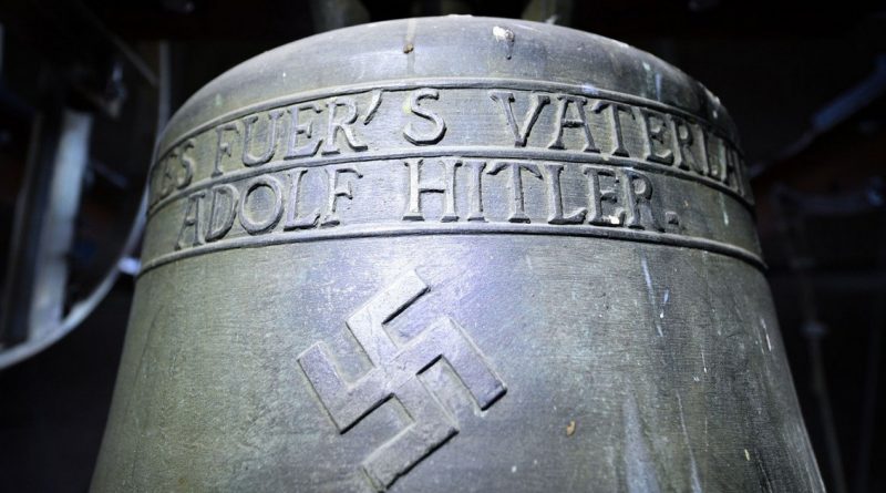Общество: Немецкая деревня требует сохранить колокол Гитлера