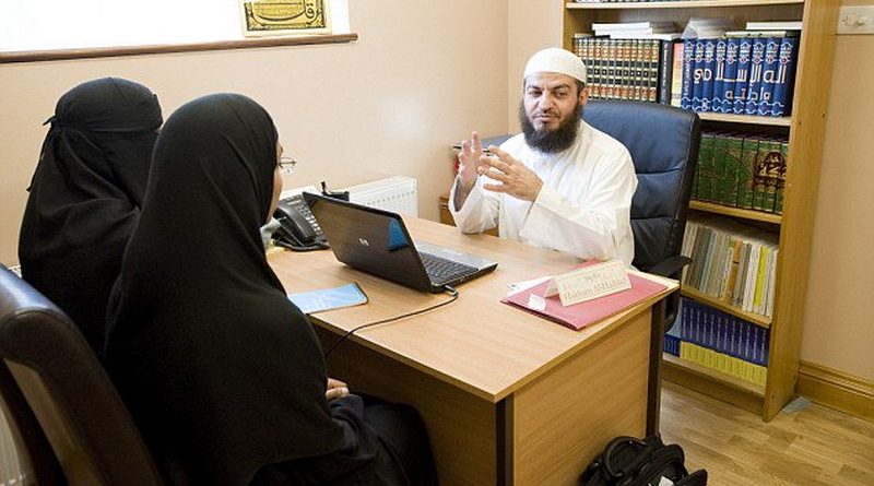 Мусульманские молодожены будут вступать в брак по британским законам 02022018 Общество: Мусульманские молодожены будут вступать в брак по британским законам