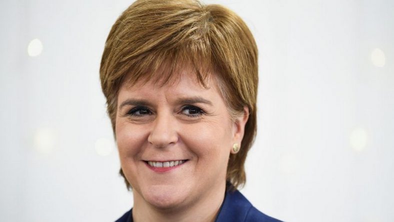 Политика: В Шотландии назревает напряженность с британским правительством из-за стандартов