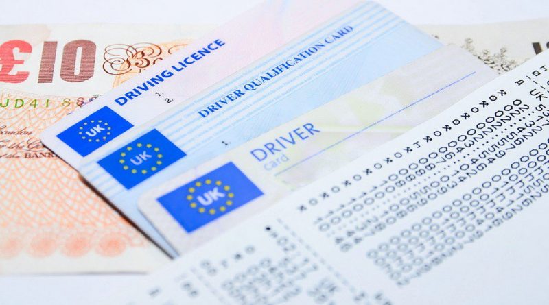 Политика: Brexit лишит британцев права кататься на машине в ЕС