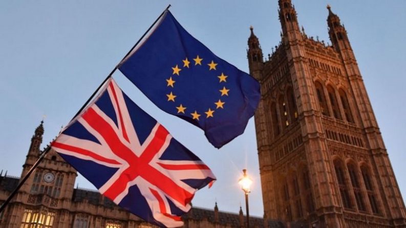 Политика: Британское правительство опубликует скандальный экономический доклад по Brexit