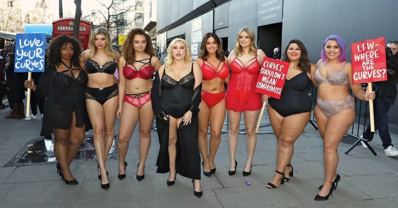 Общество: Пышнотелые красотки появились на London Fashion Week, протестуя против худых моделей