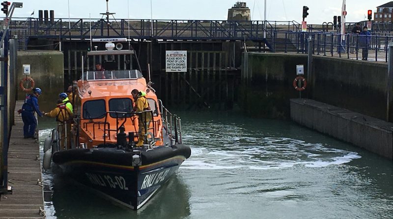 Албанских нелегалов задержали в водах Ла-Манша 01022018 Происшествия: Албанских нелегалов задержали в водах Ла-Манша