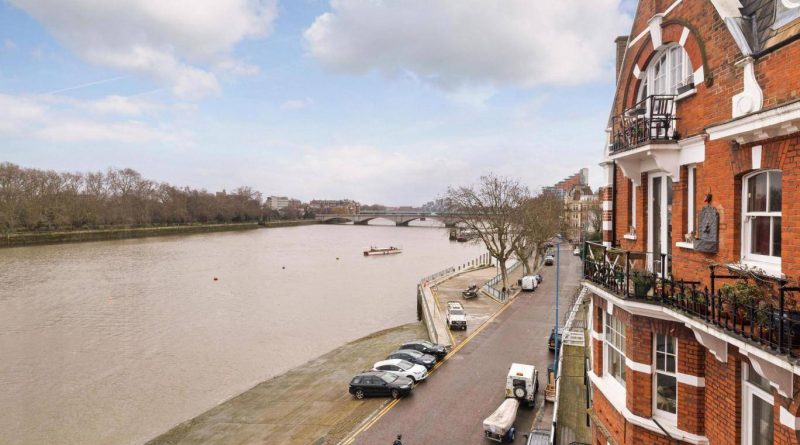 Недвижимость: Где смотреть лодочные соревнования между студентами Кембриджа и Оксфорда?