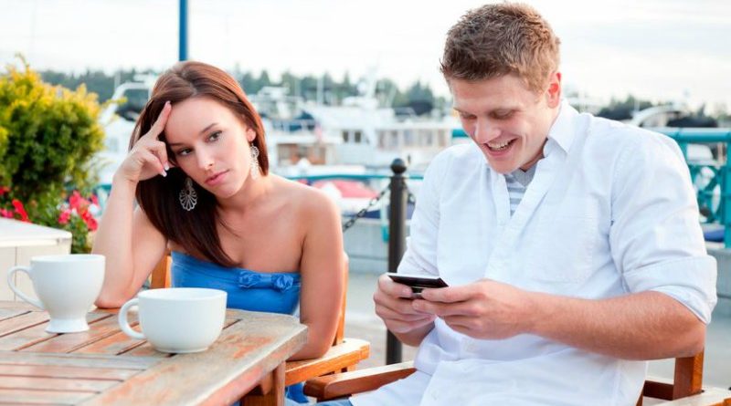 Ученые доказали, что зависимость от смартфона убивает отношения: 3 элементарных шага избавиться от пагубной привычки 05032018 Здоровье и красота: Ученые доказали, что зависимость от смартфона убивает отношения: 3 элементарных шага избавиться от пагубной привычки