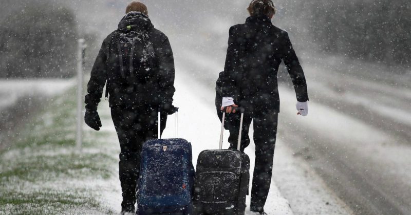 Лайфхаки и советы: Из-за погоды аннулированы сотни рейсов: как узнать, повлиял ли шторм Эмма на вашу поездку