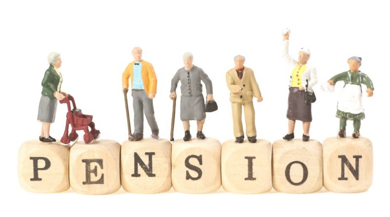 Общество: Тереза Мэй пообещала штрафовать руководителей компаний, растрачивающих пенсионные фонды