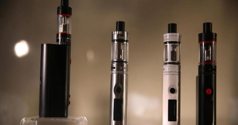 Общество: Электронные сигареты помогают бросить курить? Эксперты отвечают да и призывать позволить врачам прописывать вейпинг